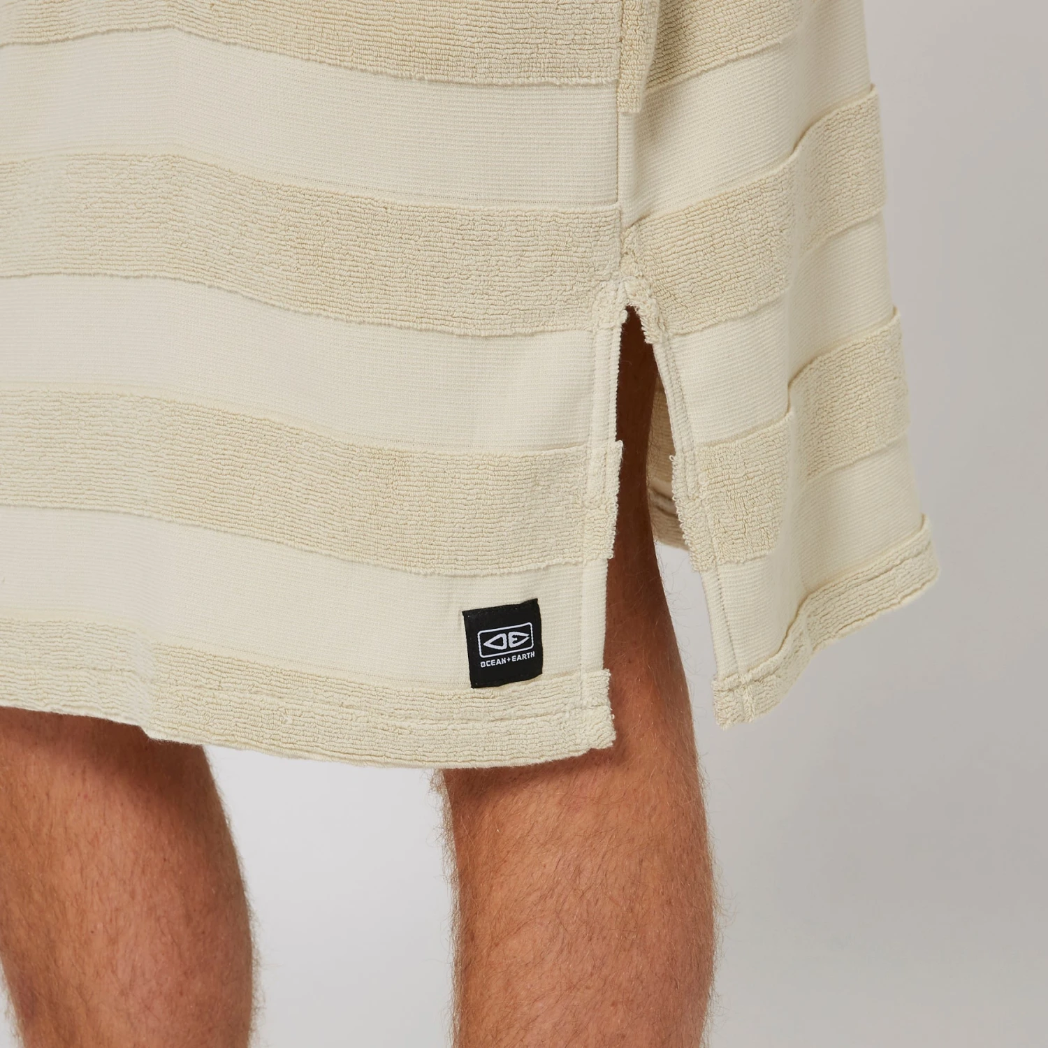 Mens Layz Poncho - Image 17