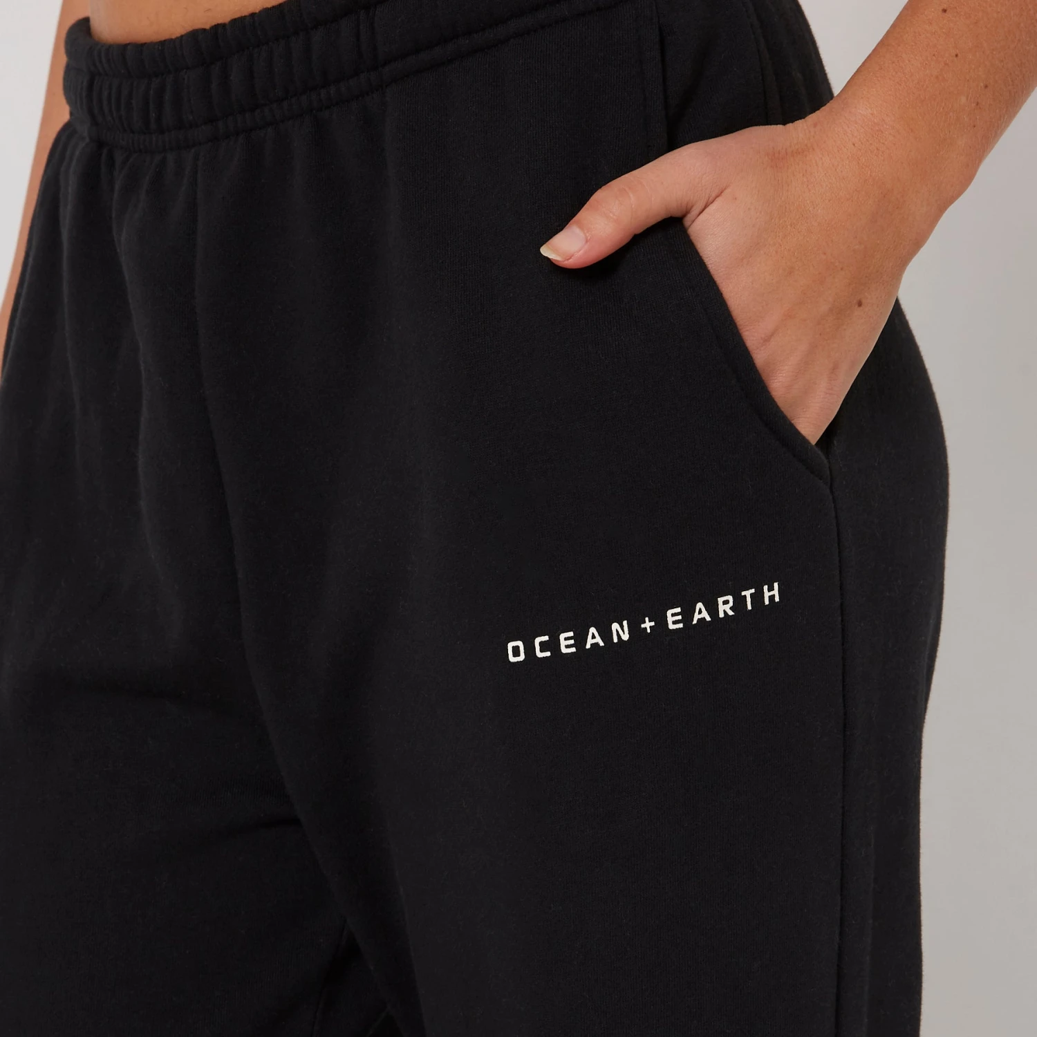 Essential Trackpant - Image 6