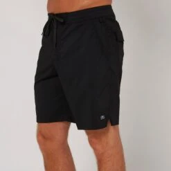 Traveller 19" Boardshort