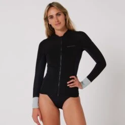 Ladies Long Sleeve Front Zip Paddle Vest