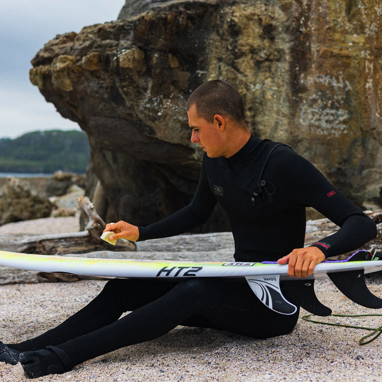 Mens Double Black Chest Zip Steamer - 3/2mm - Image 3